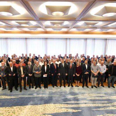 Predsjednik Milanović uručio odlikovanja dobrovoljnim darivateljima krvi i poručio: Vi ste prenositelji solidarnosti