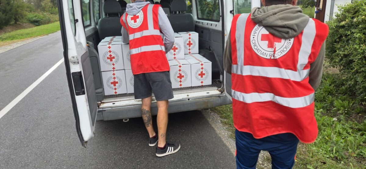 Povodom Međunarodnog dana starijih osoba podijeljeno 163 paketa na području Kloštra Ivanića, Križa i Ivanić-Grada